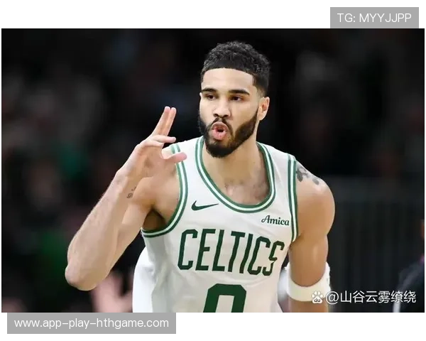 塔图姆突破分球到底角，波士顿三分稳稳命中