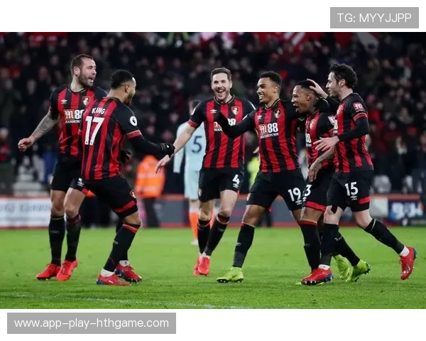 曼联全力争取欧冠席位，年轻球员渐成主力